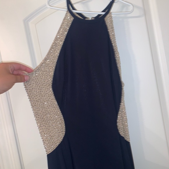 ESCAPE ILLUSION PROM/EVENING DRESS - Picture 4 of 9